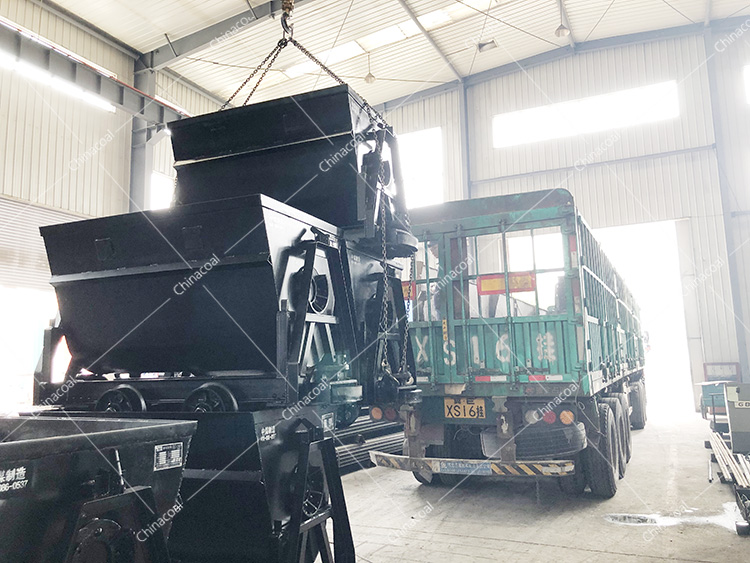 China Coal Group Sent A Batch Of Bucket-Tipping Mine Cars To Taiyuan, Shanxi China Coal Group Sent A Batch Of Bucket-Tipping Mine Cars To Taiyuan, Shanxi