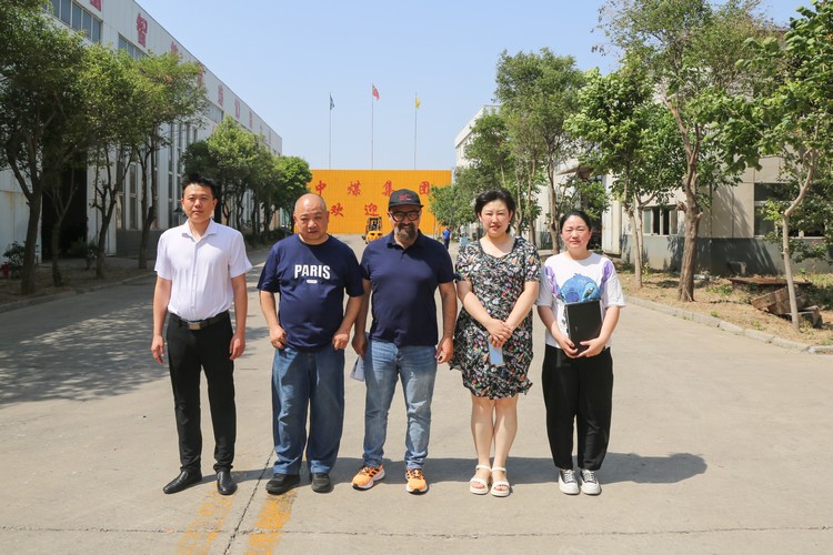American Customers Visit China Coal Group To Purchase Construction Machinery Products American Customers Visit China Coal Group To Purchase Construction Machinery Products