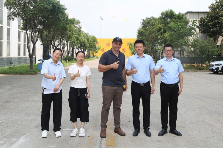 Brazilian Merchants Visited China Coal Group To Purchase A Variety Of Mining And Engineering Machinery Brazilian Merchants Visited China Coal Group To Purchase A Variety Of Mining And Engineering Machinery